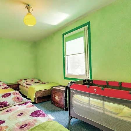 1 Bedroom Gorgeous Home In Mscice * Mscice